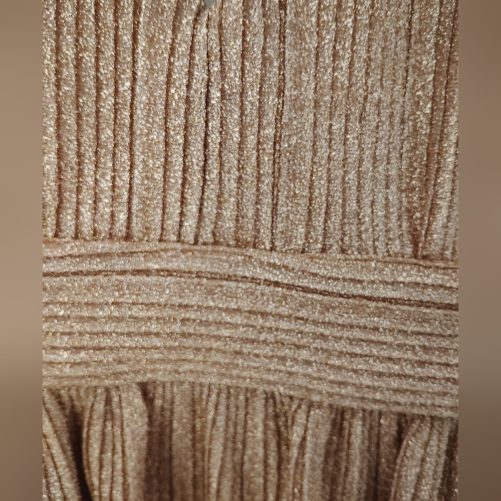 🦋Trixxi Gold Shimmer Backless Dress - Picture 5 of 8